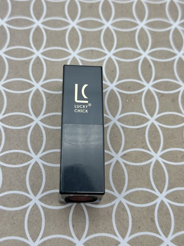 Nuovo rossetto semi opaco LUCKY CHICK in Paradise 011 - full size 3,8 g nuovo senza scatola sigillato