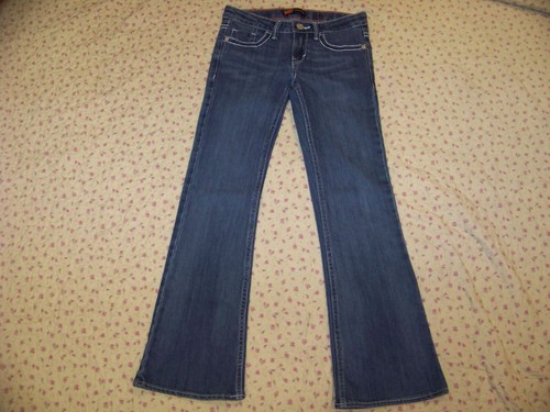 Girls Levi's Jeans - 7 Reg - Boot Cut - Picture 2 of 7
