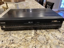 TOSHIBA D-VR610 VHS to DVD Recorder/Combo Player  DVD HDMI output. For Parts