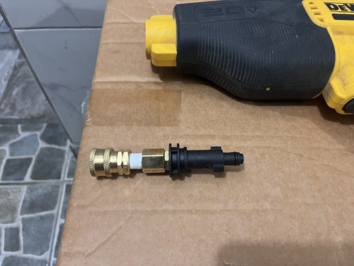 DEWALT DCPW550B 20V Cold Water Pressure Washer short Quick Coupling Attachment - Picture 3 of 4