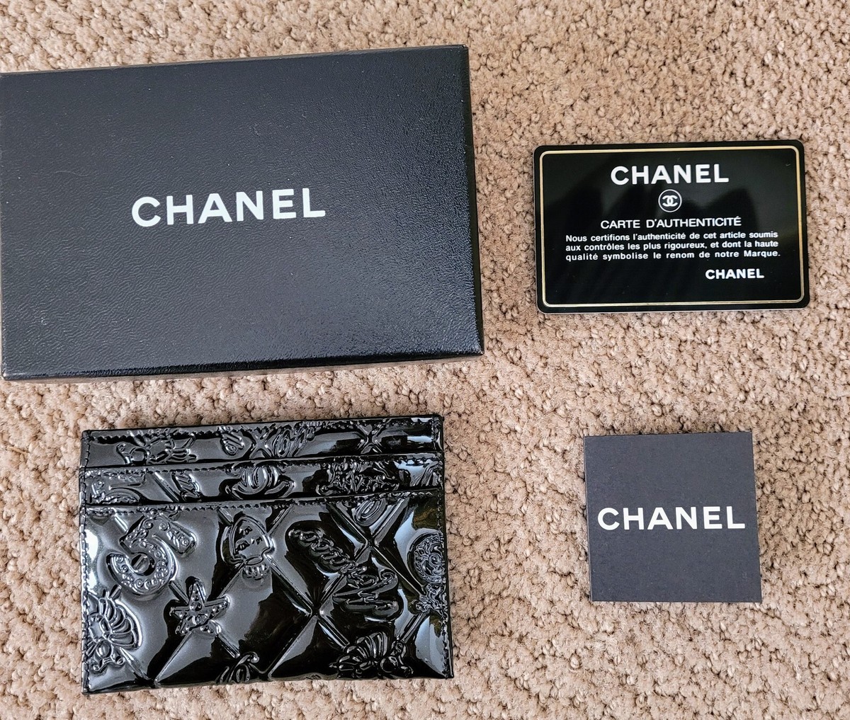 AUTH CHANEL CC LOGO PATENT LEATHER CARD HOLDER PREOWNED BOX SML BLACK eBay