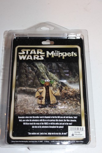NEW Disney 2012 Star Wars Weekends The Muppets Exclusive Rizzo as Yoda Clamshell - Picture 4 of 4
