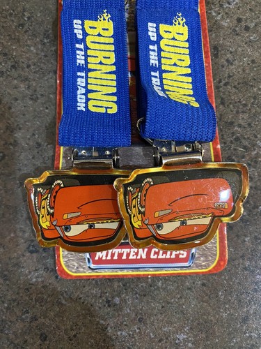 Disney Cars Pixar New Old Stock Lighting McQueen Kids Mitten Clips - Picture 3 of 7
