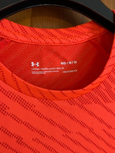 Men's Under Armour S/S Orange Pullover Shirt Tag Size M Loose heatgear - Picture 2 of 3