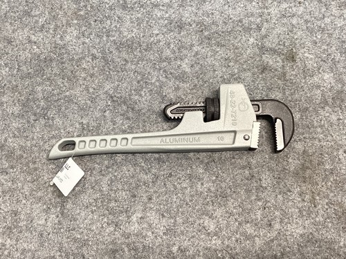 Milwaukee 48-22-7210 Aluminum Over Bite Jaw 10" Straight Pipe Wrench - Picture 4 of 6