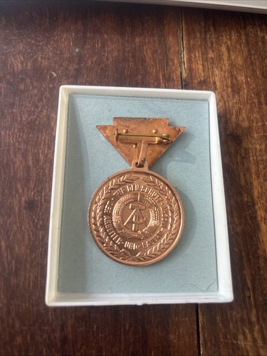 East germany Ca 1970's NVA Service medal eastern bloc Military medal - Picture 4 of 4