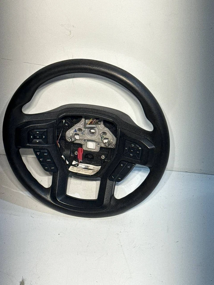 Volante Ford F-250 Super Duty 2020 con controles multifunción | Factor OEM Foto 3 de 4