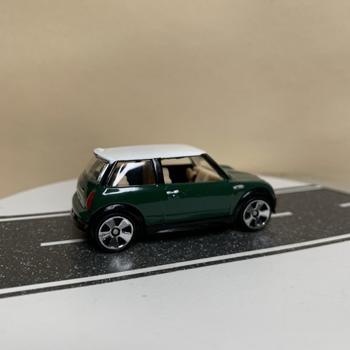 Matchbox Superfast #12 Mini Cooper S Dark Green/White Roof/Tan Interior 1:64 NM - Picture 10 of 12
