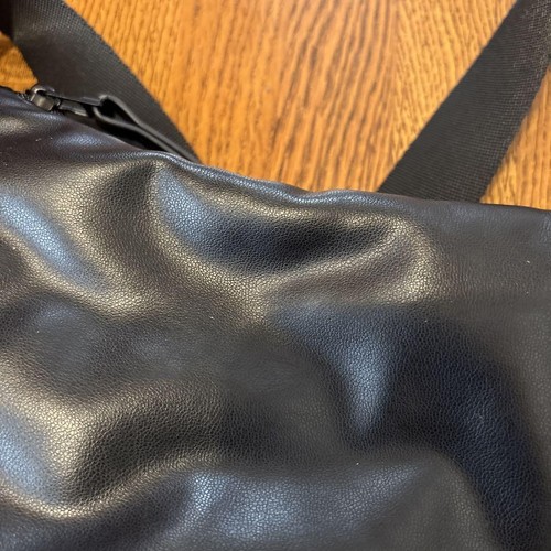 Sac bandoulière rond Uniqlo C cuir tactile noir vendre occasion