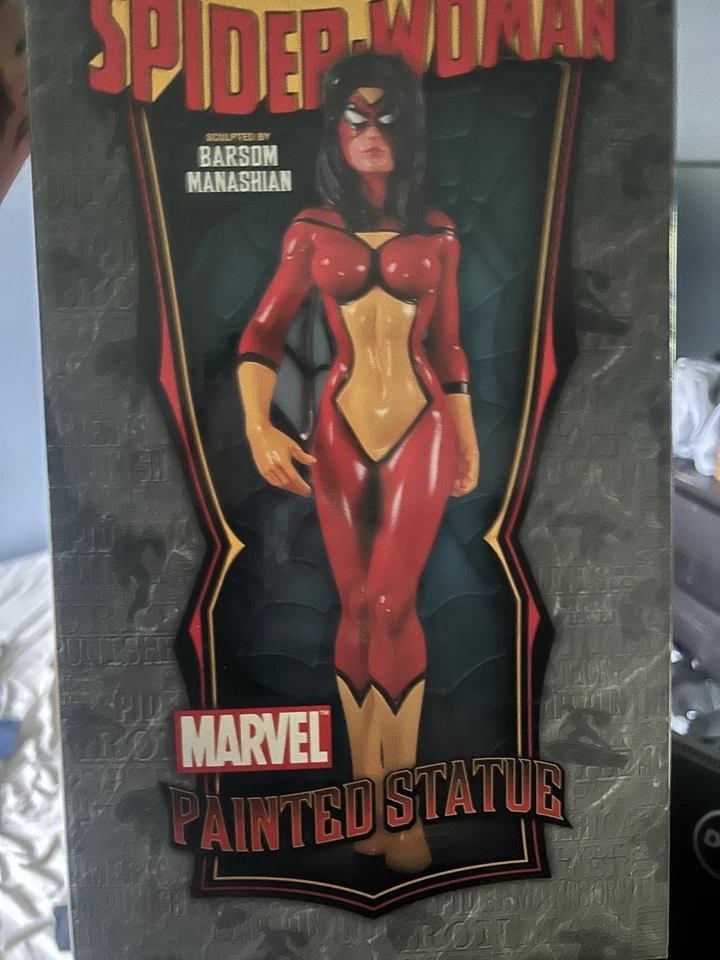 Estatua pintada Bowen Designs Marvel Spider mujer 873/1500 Foto 3 de 3