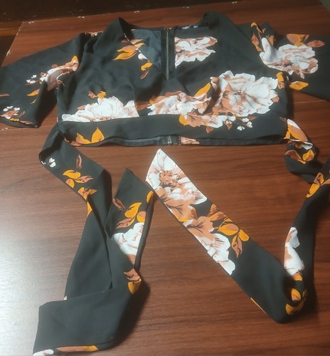 Woman's Blouse - Picture 2 of 3