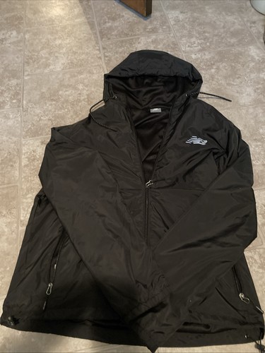 New Balance Herren schwarz Kapuze Mesh gefüttert Windbreaker Jacke großer Frontreißverschluss - Bild 1 von 10