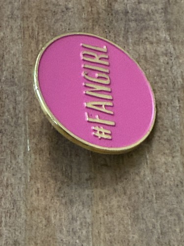Fan Girl #Fangirl Hat/Lapel/Backpack Pin - Picture 3 of 5