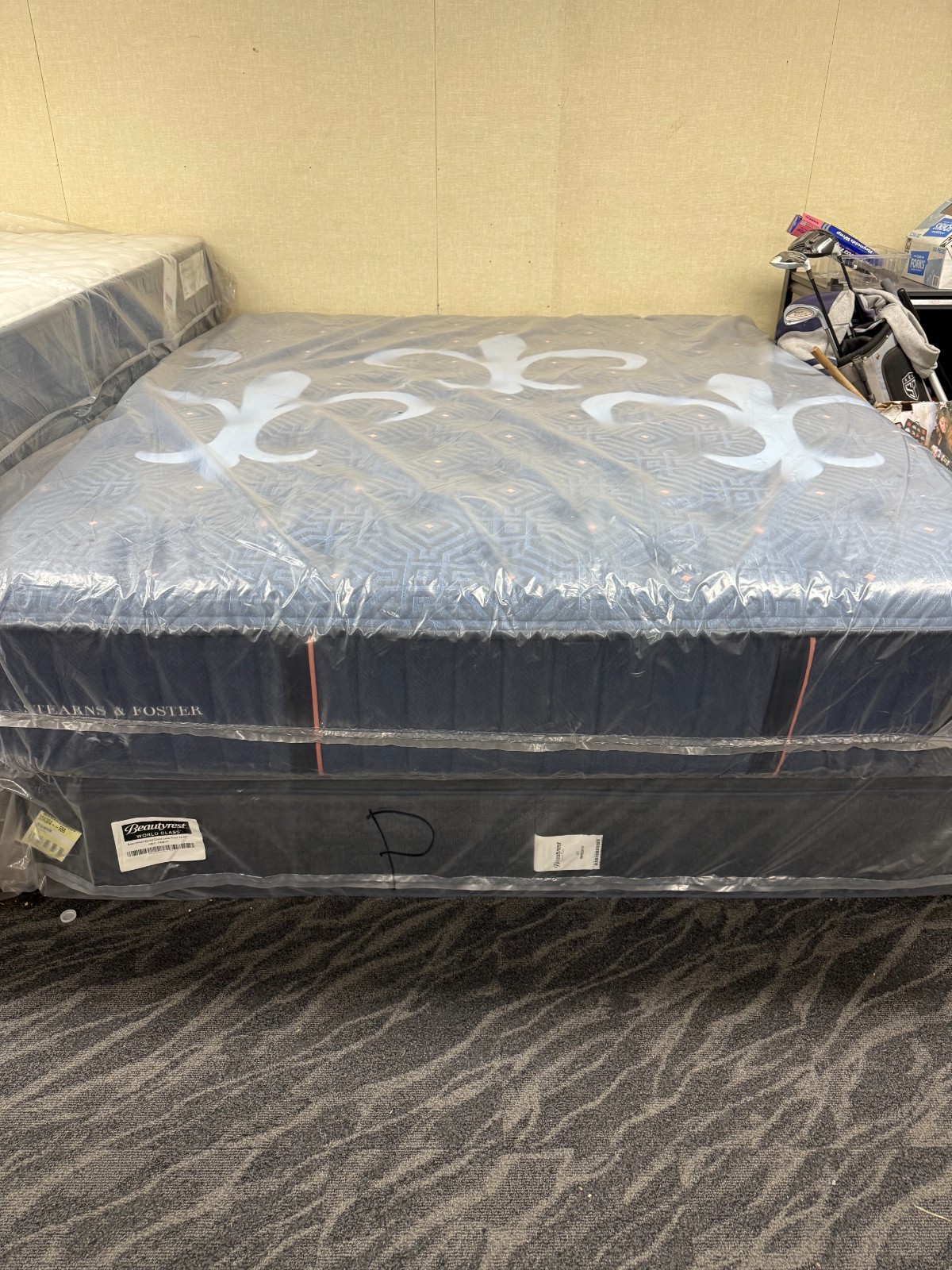 Stearns & Foster Lux Estate - Cal King - Medium