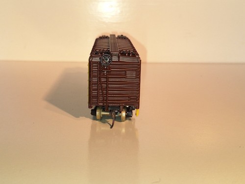 Athearn 40' Reefer, Coors Beer. Excellent cond. HO Scale. Metal Wheels. No Box - Picture 5 of 7