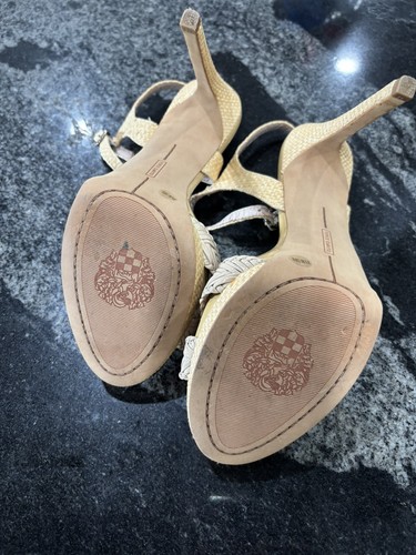 Elegant Vince Camuto- Camryn, 8.5M, Patent Leather Sandals Cream High Heel! EUC - Picture 4 of 4