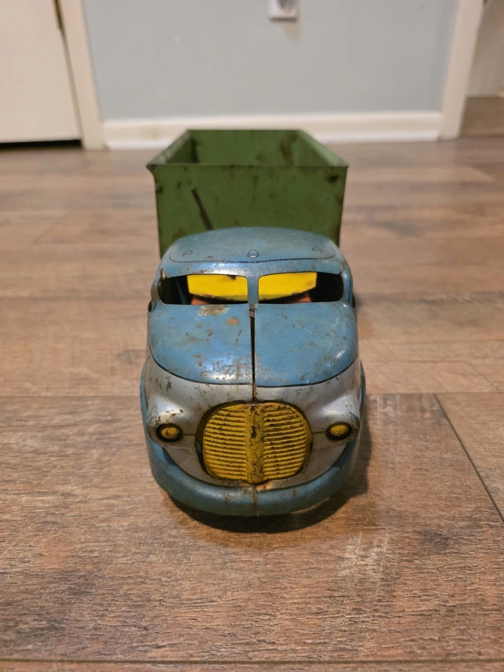 Camión de volteo lateral de construcción Wyandotte años 50 de colección  Foto 3 de 4