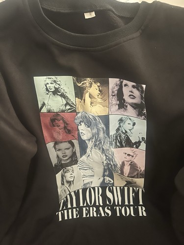 Taylor Swift Eras Tour Graphic Black Sweatshirt Pullover Crewneck - Size Medium - Bild 2 von 4