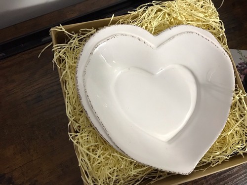 Vietri Italian Double Heart Dish - Picture 1 of 11