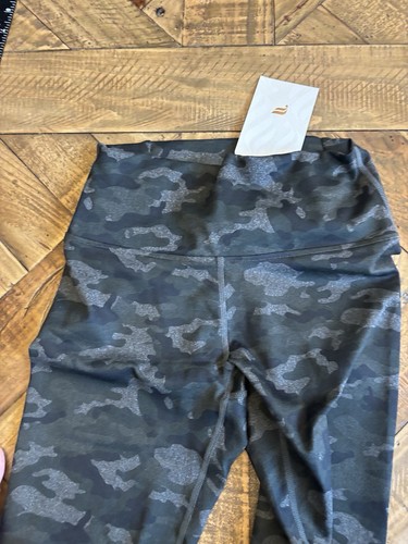 Fabletics Women's KESSLER Leggings High Waisted Strappy Camo 7/8 Size XXS 102 - Picture 11 of 13