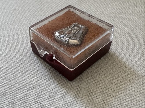 Vintage 3 YEARS SKILLFUL DRIVER PIN No Accidents Statue of Liberty With Case - Picture 1 of 7