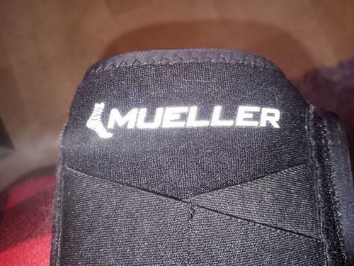 Mueller Knee Brace - Bariatric Men and Women's Hinged Knee Wrap - Picture 5 of 9