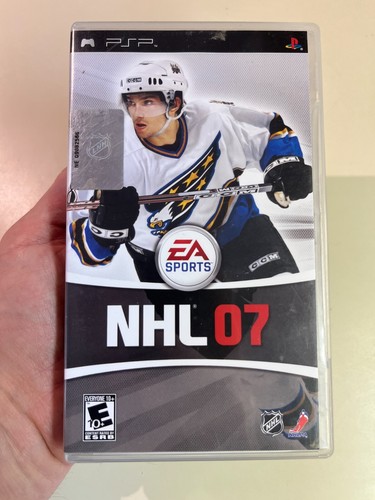 NHL 07 Sony PSP, Completo, Estuche Original, Funda Alexander Ovechkin, Etiqueta Negra - Imagen 2 de 3