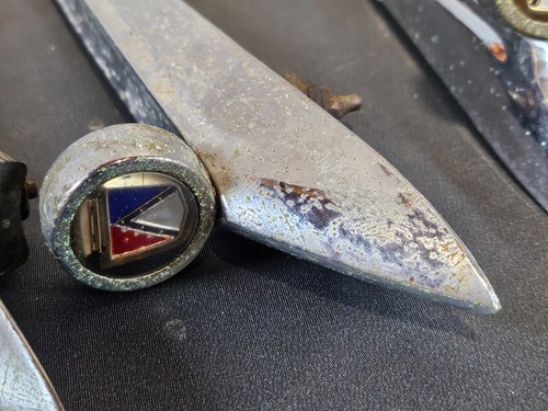 Ford 58/59 Thunderbird 62/62 Falcon 59 Edsel Fender Ornament Emblems (Lot of 6) - Picture 3 of 22