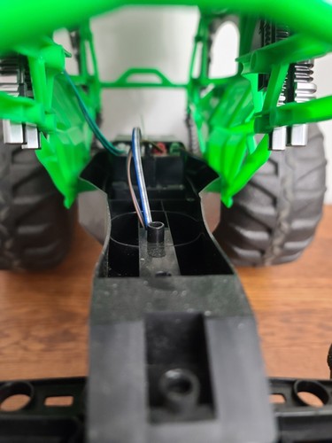 Grave Digger MEGA All-Terrain RC 1:6 Scale MONSTER Jam Truck With Lights HUGE - Picture 22 of 24