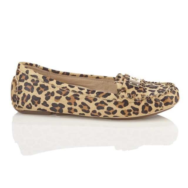 vionic leopard flats