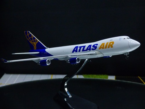 Atlas Air Boeing 747-400F - N41BMC - 1:400 Scale - Mint Condition! - Picture 3 of 18