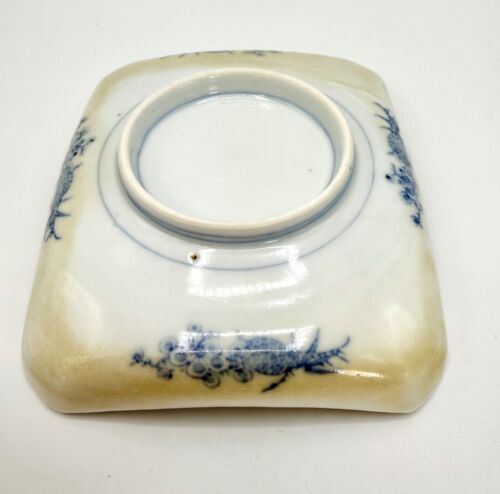 Plato de baratija japonés de cerámica azul y blanco pintado a mano rectangular Imari temprano - Imagen 4 de 17