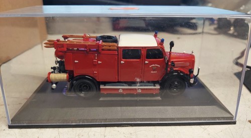 Signature Series 1950 Mercedes Benz TLF-15 Fire Truck 1:43 Out of Box - Picture 3 of 5