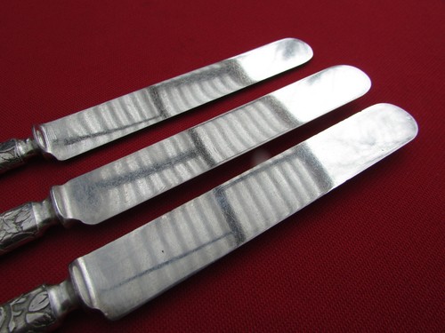 Lote de 3 cuchillos de cena 1886 con patrón Brocade de Rogers Bros plato de plata 9 1/4" - Imagen 10 de 12