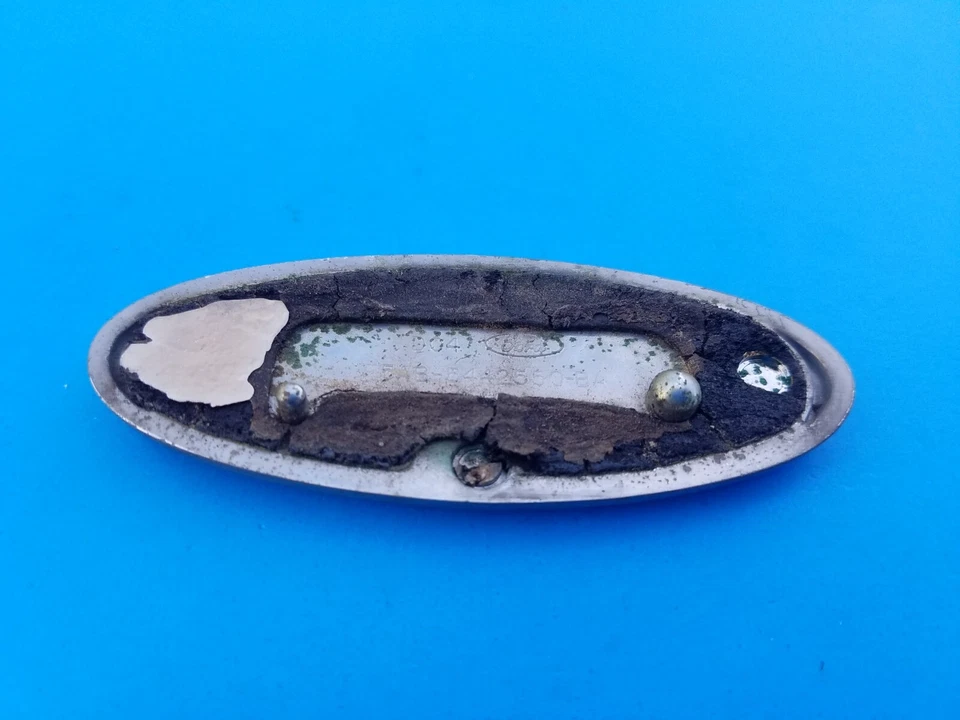 92 93 94 95 96 97 FORD THUNDERBIRD TAPA TRASERA EMBLEMA LOGOTIPO INSIGNIA SÍMBOLO USADO (1997) Foto 3 de 3