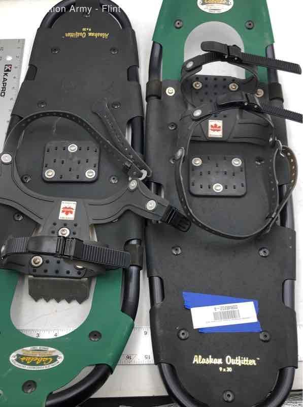 Cabela's Mens Green Black Alaskan Ratchet Adjustable Outfitters