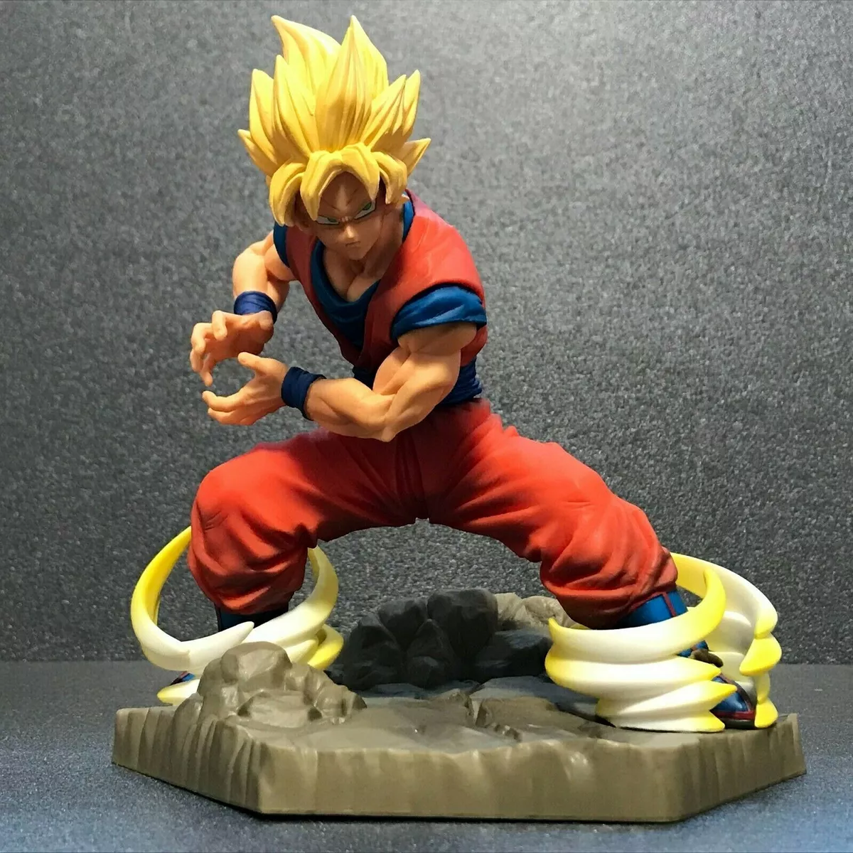 Son Goku Super Saiyajin Anime Dragon Ball Z C/ 16cm Tipo Action Figure