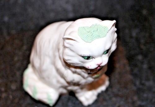 Vintage Irish Dresden White Porcelain Cat Figurine Shamrock & Gold Ireland As Is - Picture 6 of 6