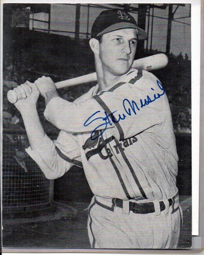 YOUNG SWINGING STAN MUSIAL SIGNED 8X10 ST LOUIS CARDINALS HALL OF FAMER - Picture 1 of 2