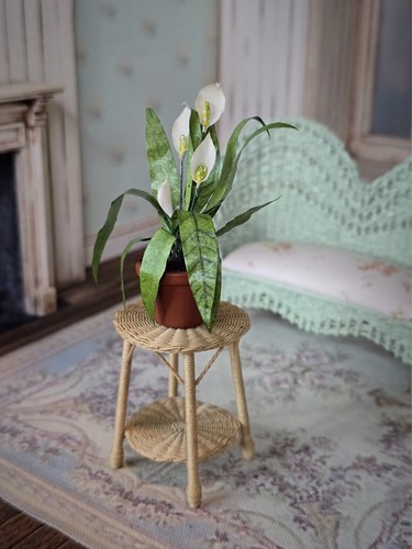 Dollhouse Miniature Calla Lily Potted Plant Painted Lifelike Vintage SIGNED 1992 - Picture 5 of 8
