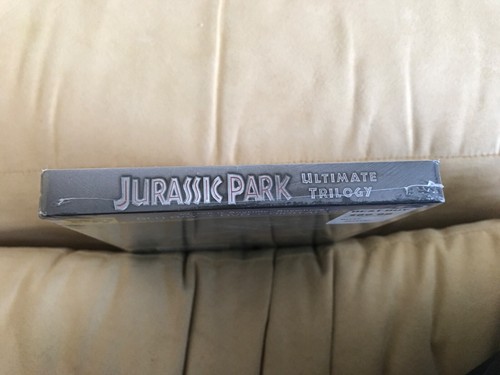 Jurassic Park Ultimate Trilogy Best Buy exclusive steelbook blu-ray OOP sealed - Picture 7 of 10