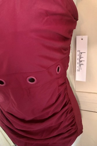 Badeanzug Nicole Miller asymmetrisch Ringdetail Burgund Gr. 8 Neu - Bild 3 von 8