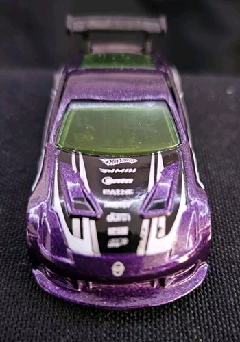 Hot Wheels 2010 Mystery Car Nissan 350Z Purple - Picture 2 of 7