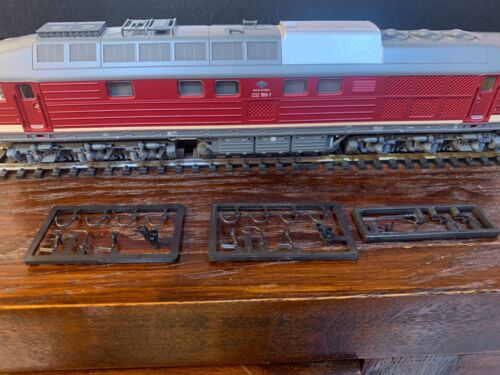ROCO #43704 HO Scale “Ludmilla” 232 100-8 DR (DDR) Dark Red Livery - Picture 4 of 8