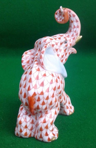 HEREND RUST RED FISHNET ELEPHANT WITH TRUNK UP - 15266. - Picture 9 of 14