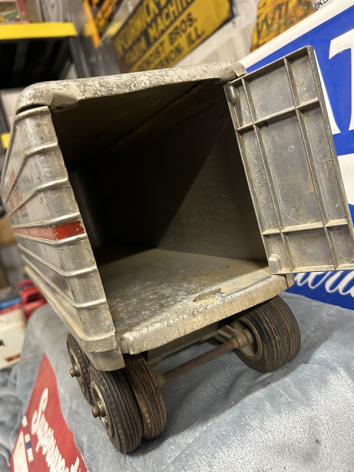 Picture 4 of 5
