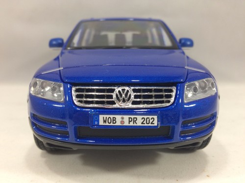 Bburago - 18-22000 - Bijoux Volkswagon Touareg Scale 1:24 - Blue - Picture 3 of 8