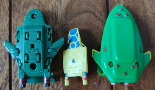 Tomy Tomica Die Cast Thunderbird 2 & Plastic 4 & another Plastic 2 Used Playworn - Picture 3 of 3