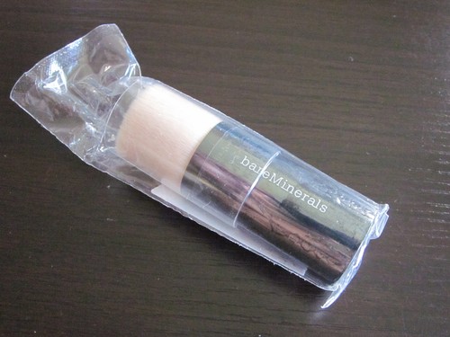 bare Minerals * BEAUTIFUL FINISH BRUSH * Full Size 4 Foundation $32 NEW & SEALED - Picture 1 of 7