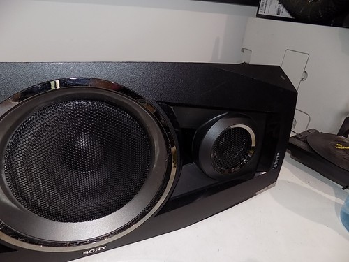 Sony GTK-N1BT Personal Audio System LED Light Up Tower Speaker Quality Sound - Picture 4 of 9